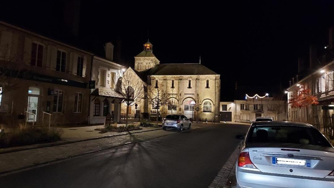 Les Gites Du Chateau Châteaumeillant Εξωτερικό φωτογραφία