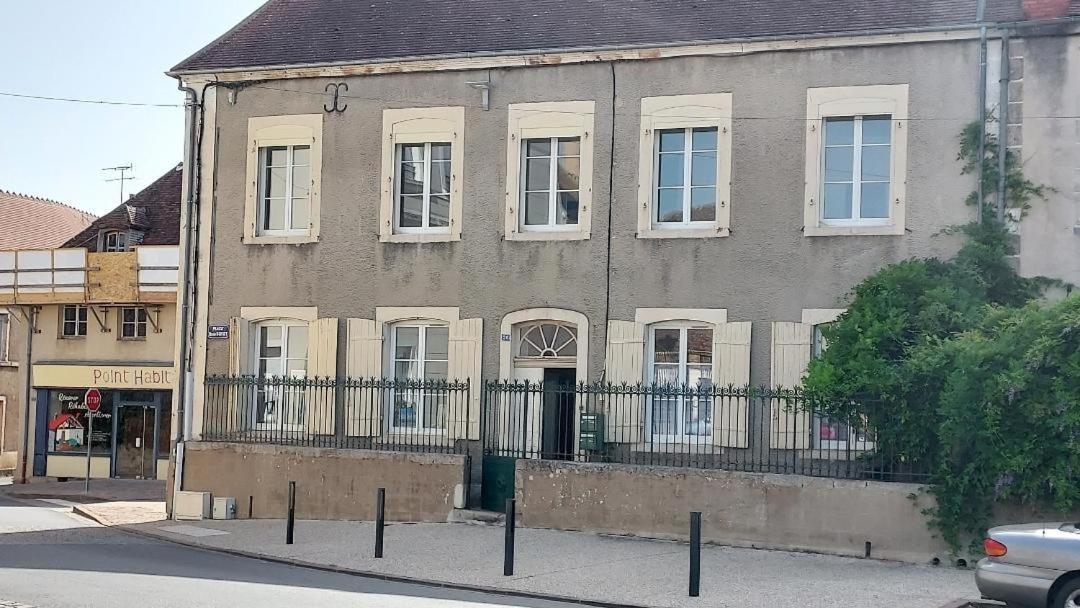 Les Gites Du Chateau Châteaumeillant Εξωτερικό φωτογραφία